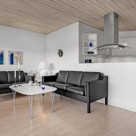 Amazing In Romo With Kitchen